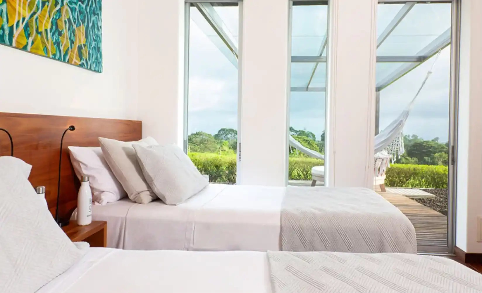 Dormitorio con vista natural